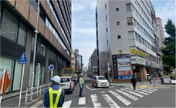 地下から電車でお越しの方04
